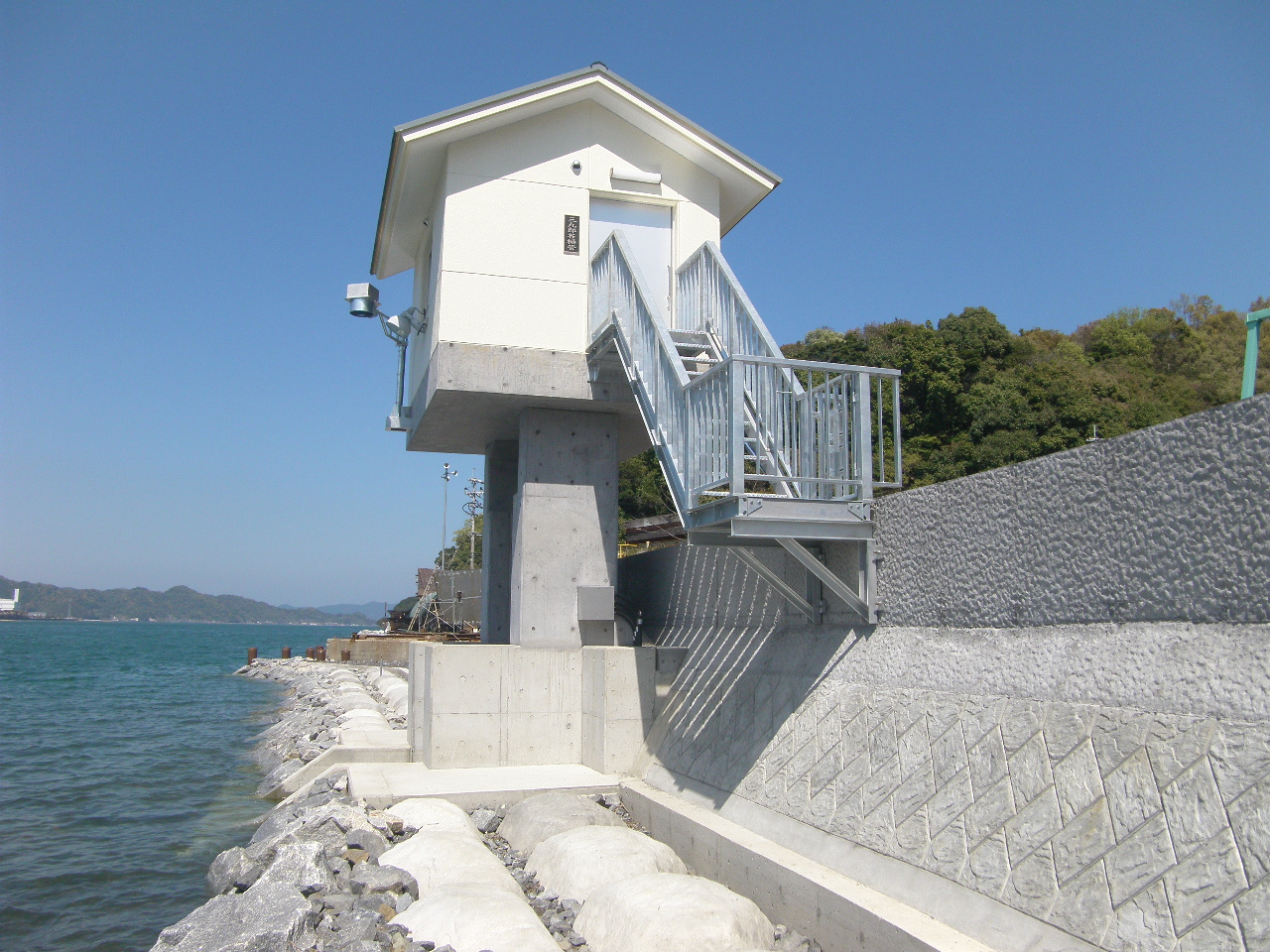 三九郎谷樋管及び築堤護岸工事